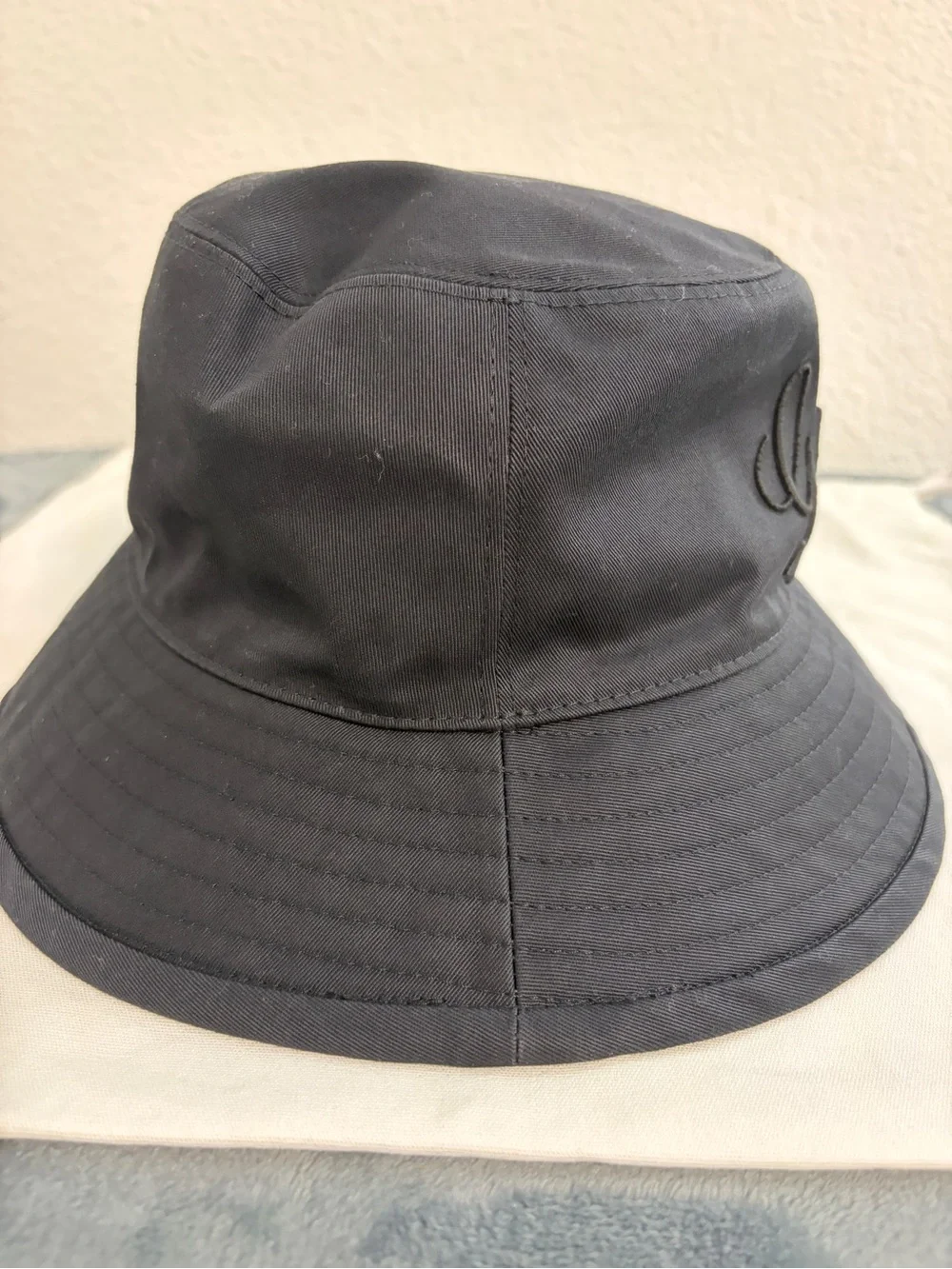 Brand New Gucci Logo Embroidery Bucket Hat In Black Size Small (57 cm)
